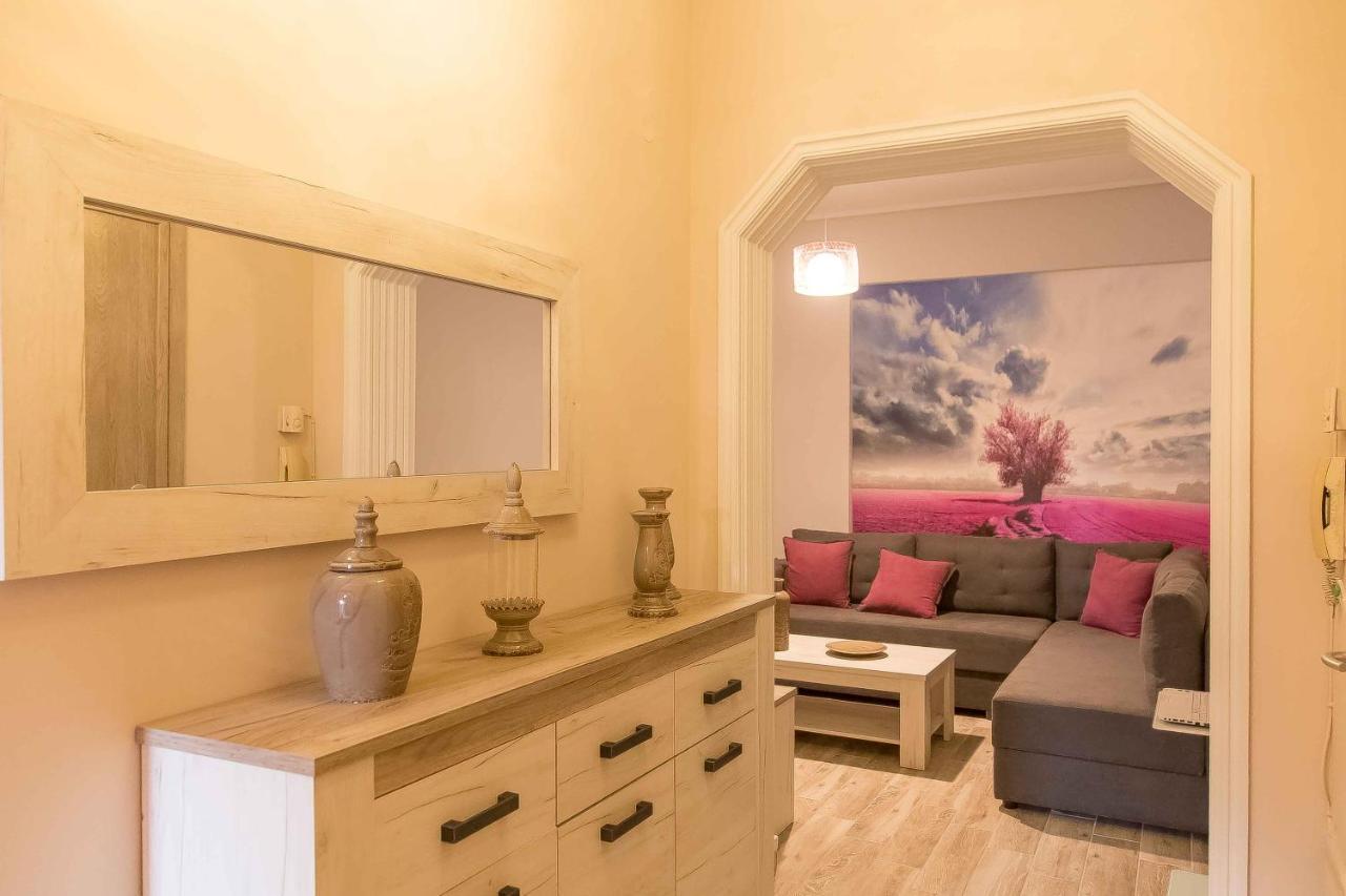 דירות קאלאבאקה Luxury Lila House Under The Rocks מראה חיצוני תמונה